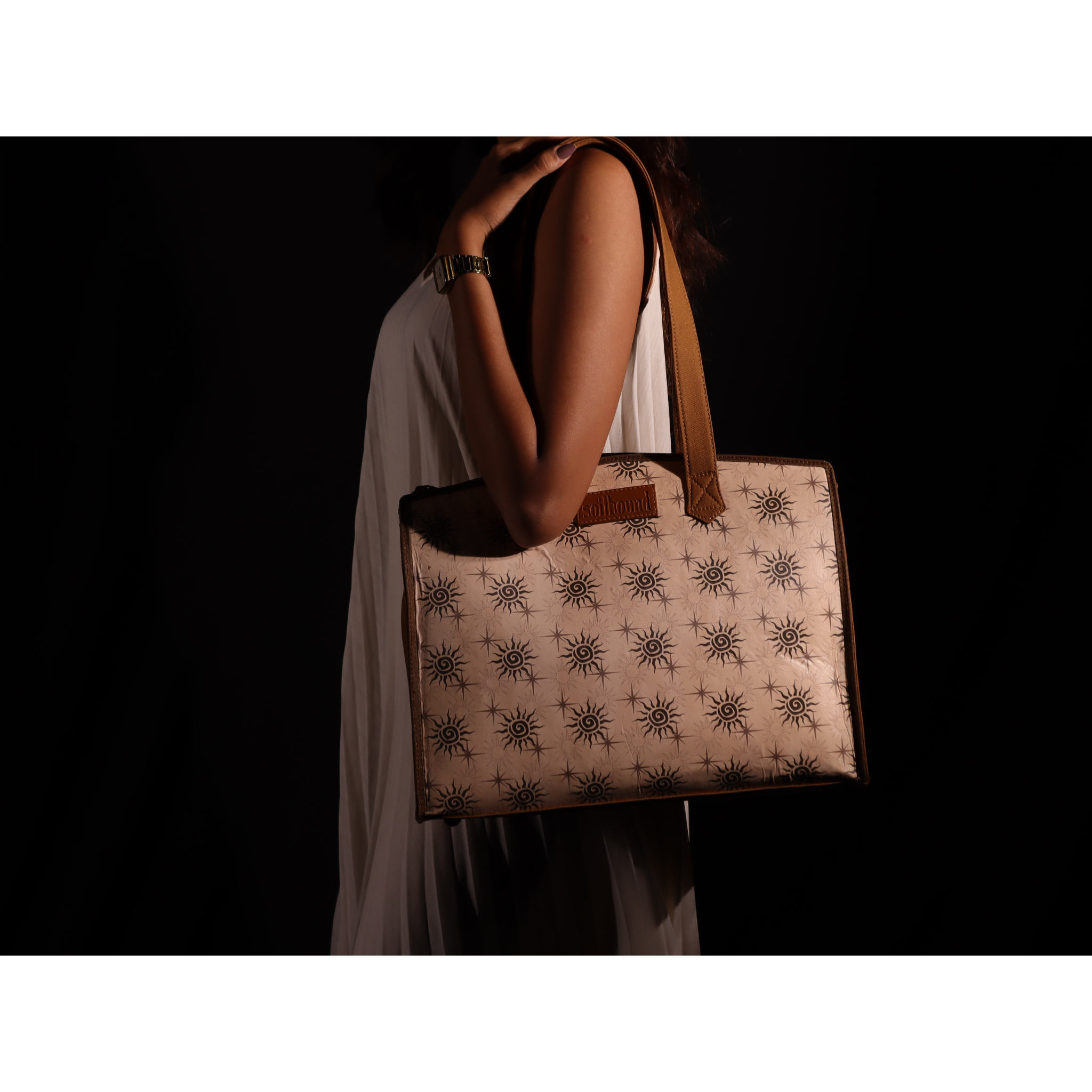 THE TAN TOTE