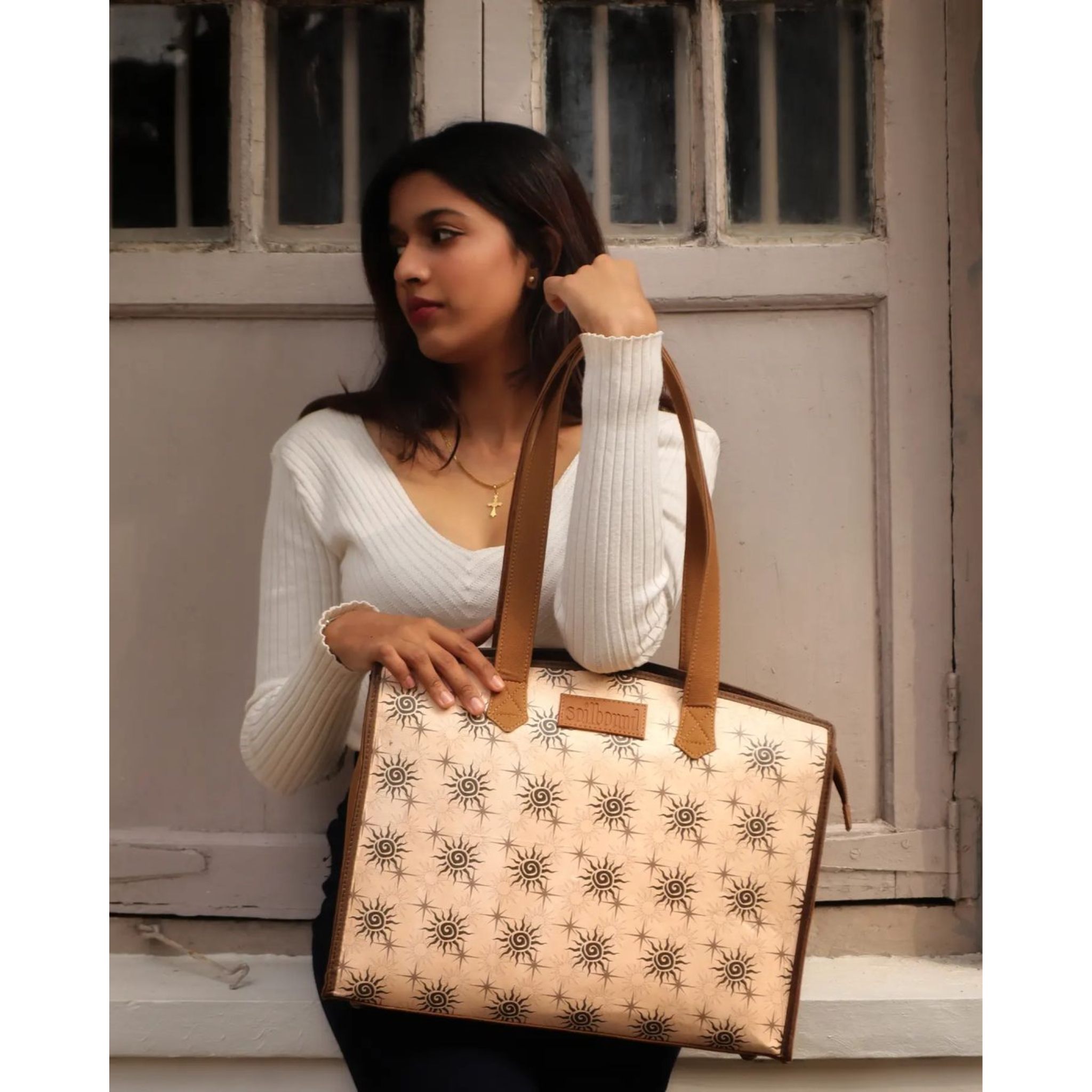 THE TAN TOTE